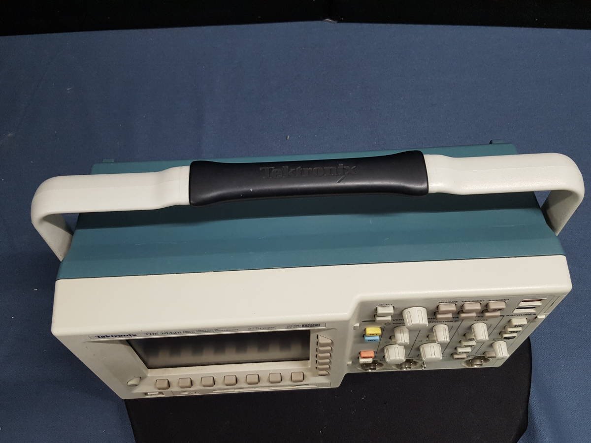 Tektronix TDS3032B Color Digital Oscilloscope 300MHz 2ch [x1131395403]
