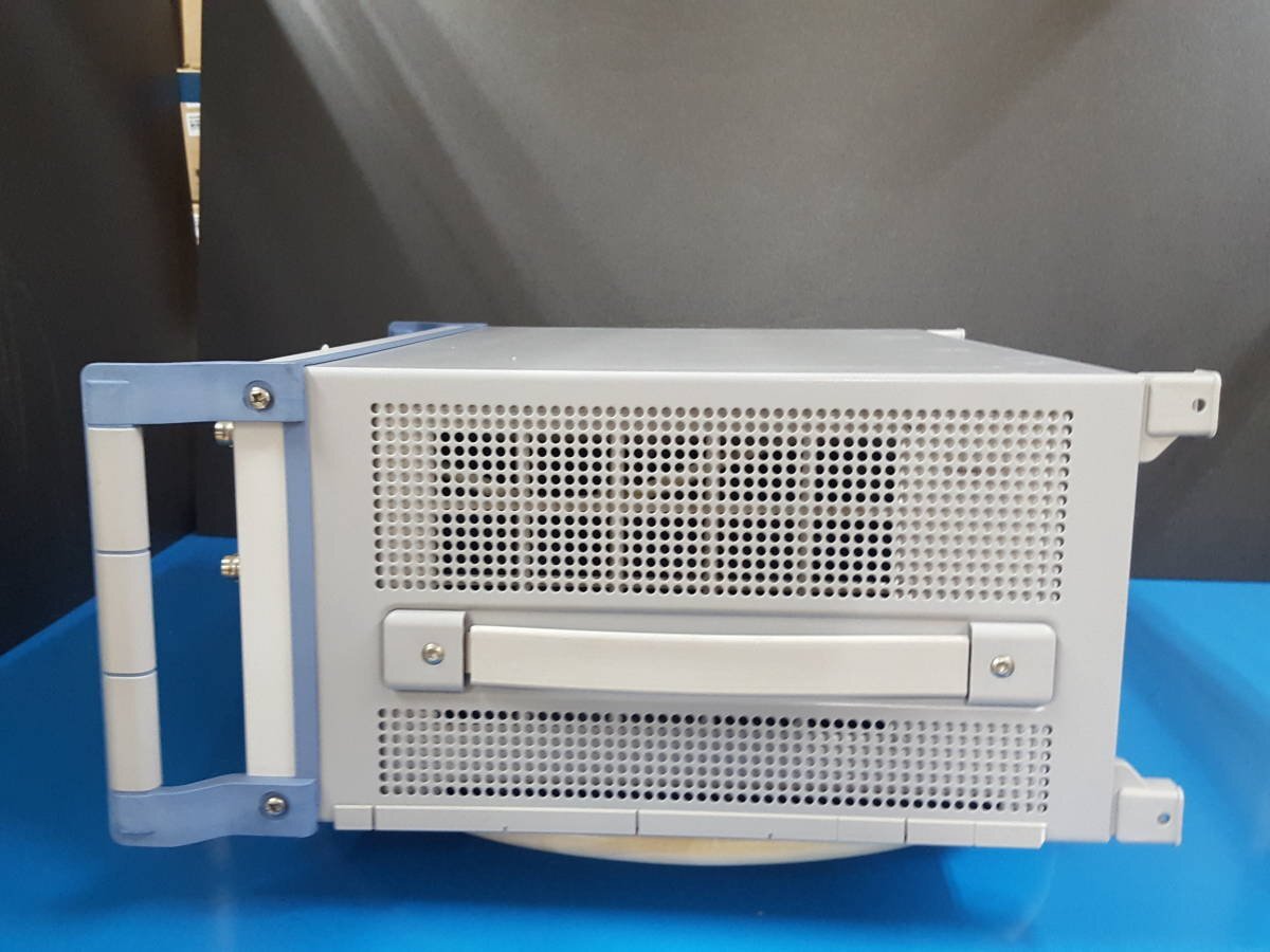 NBC R&S AMU200A Baseband Signal Generator Opt B13 B14 B17 K62 K71 [m1131389732]