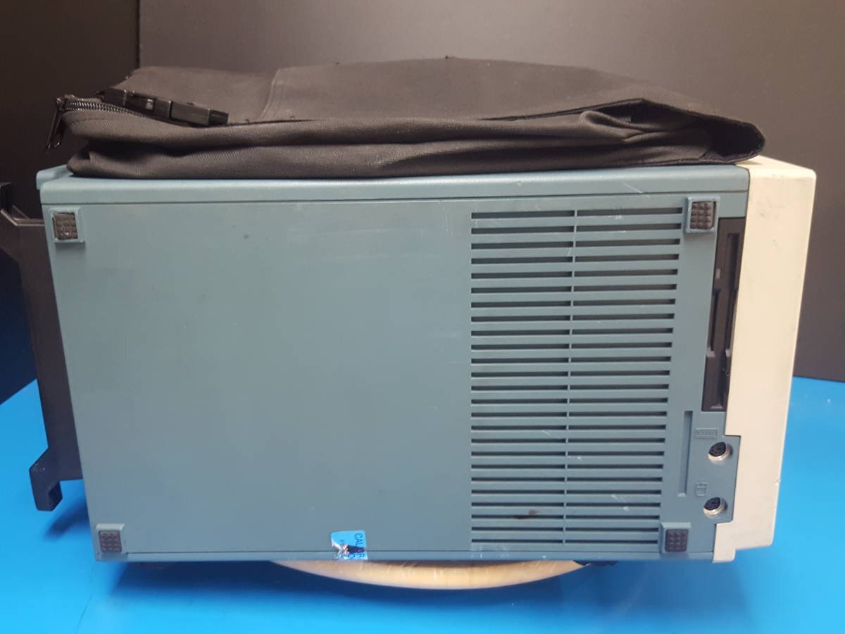Tektronix TLA704 Logic Analyzer 102 Channel with TLA 7L3 Module (for parts or not working) [s1131767284]
