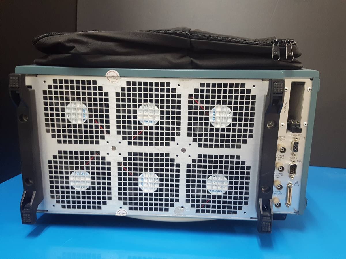 Tektronix TLA704 Logic Analyzer 102 Channel with TLA 7L3 Module (for parts or not working) [s1131767284]