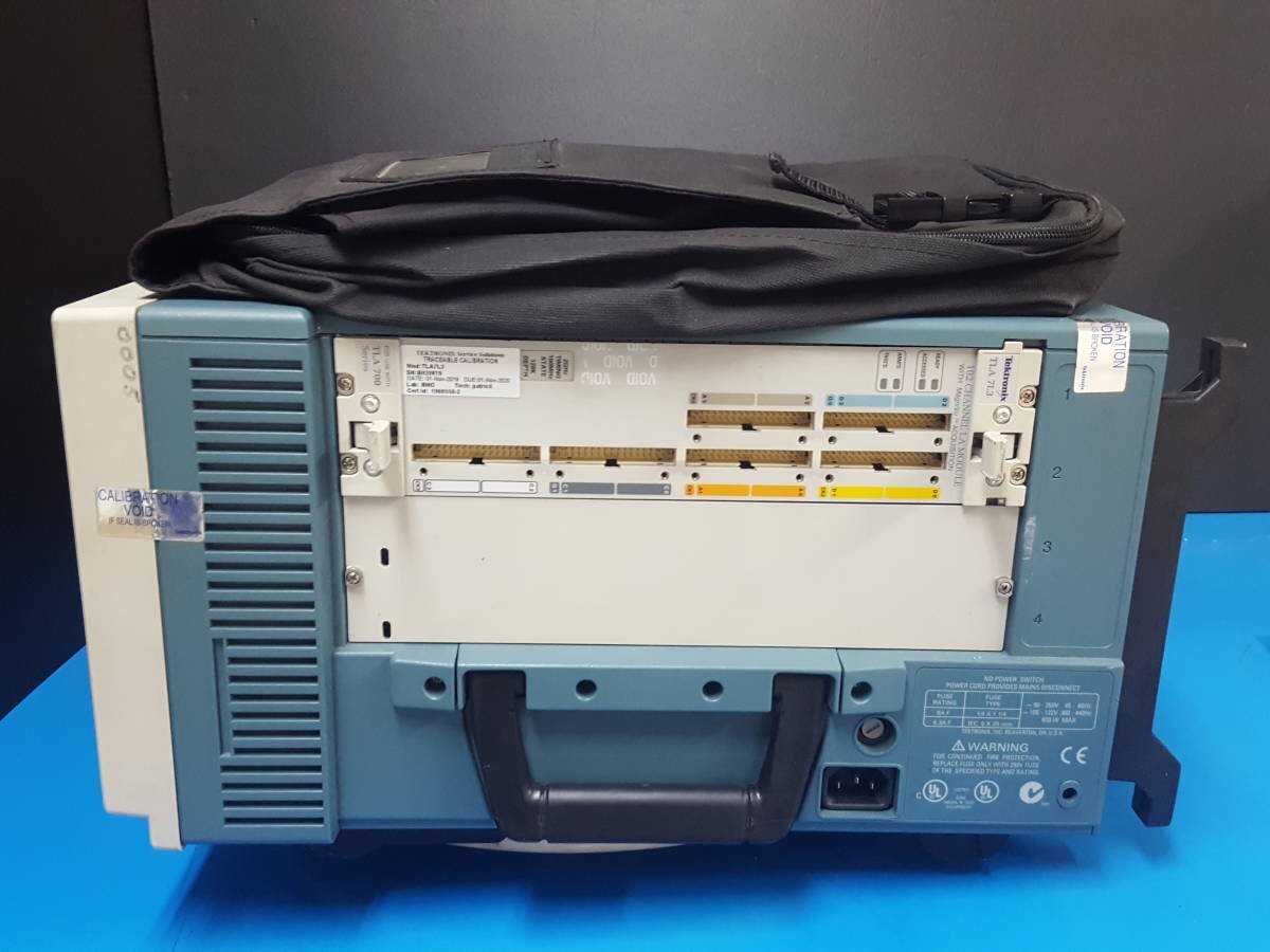 Tektronix TLA704 Logic Analyzer 102 Channel with TLA 7L3 Module (for parts or not working) [s1131767284]