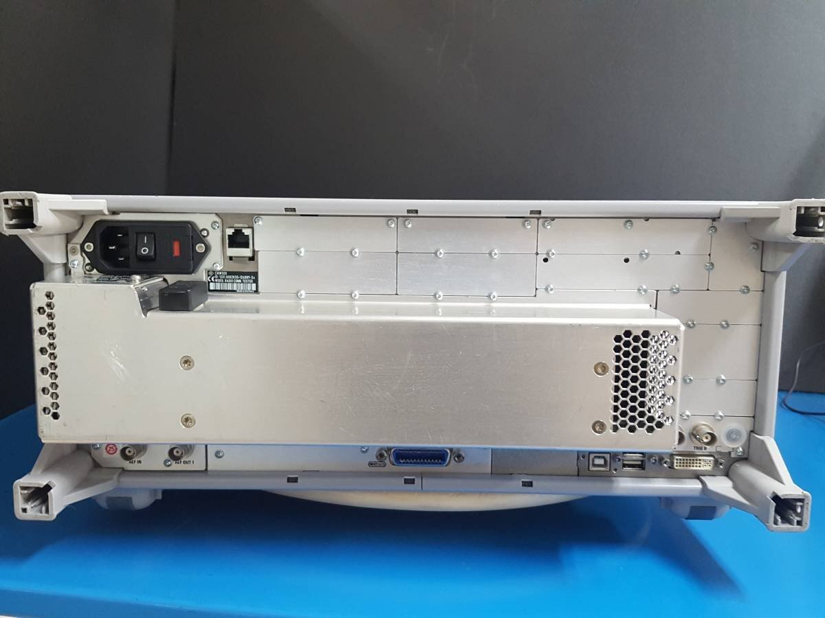 NBC R&S CMW500 Wideband Radio Tester [d1132203975]