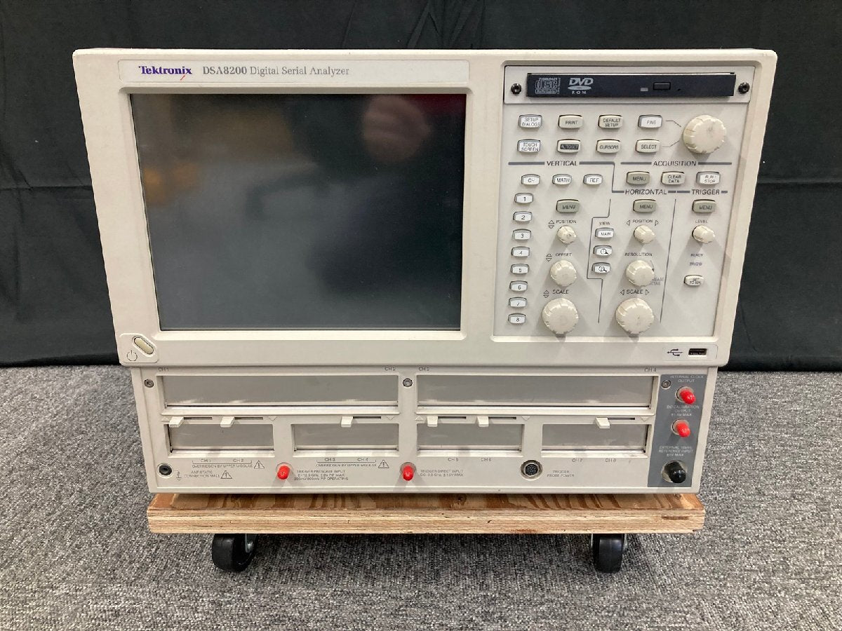 Tektronix DSA8200 Digital Serial Analyzer [1132353297]