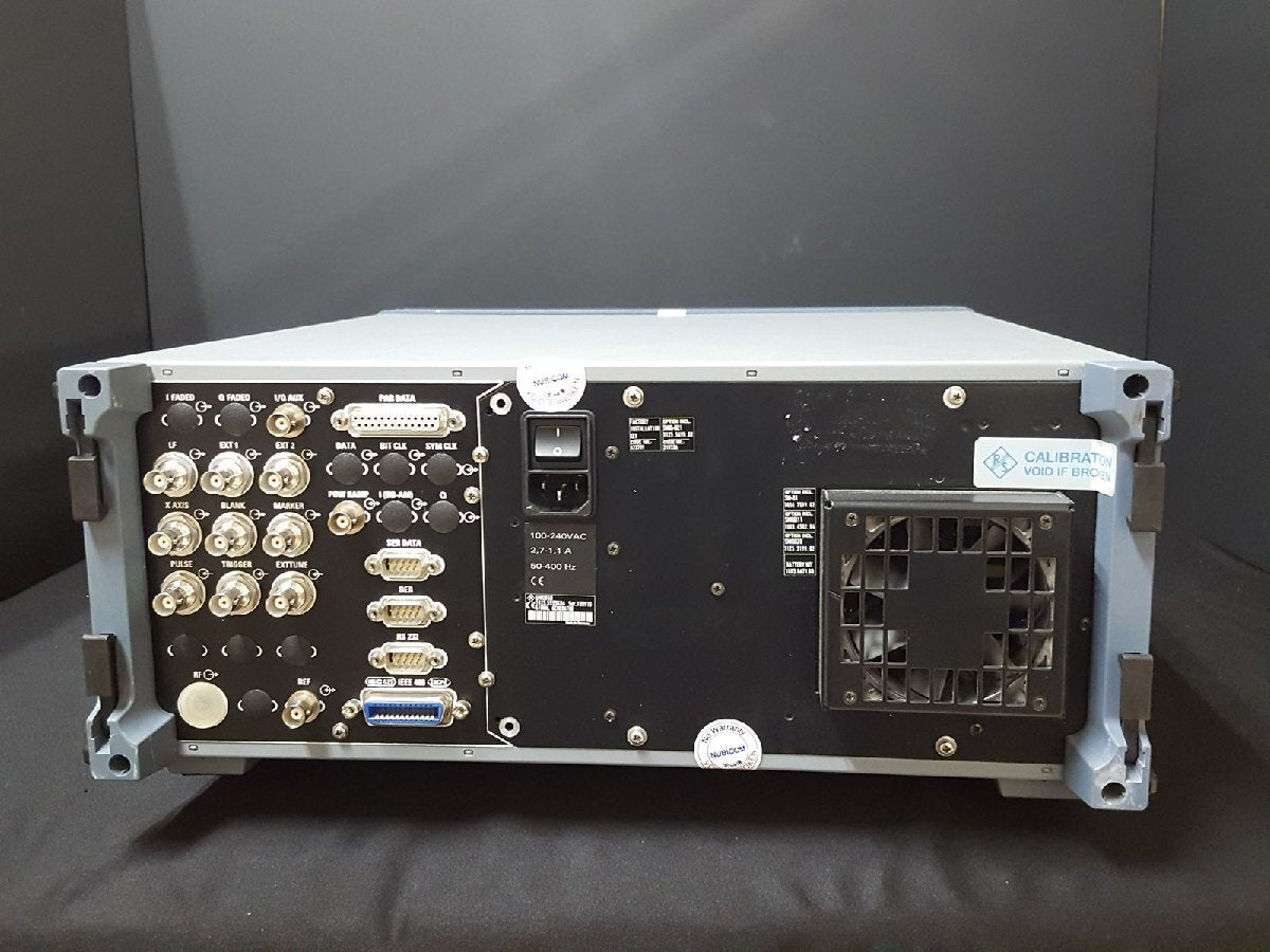 R&S SMIQ06B Vector Signal Generator 300KHz to 6.4GHz [p1132696489]