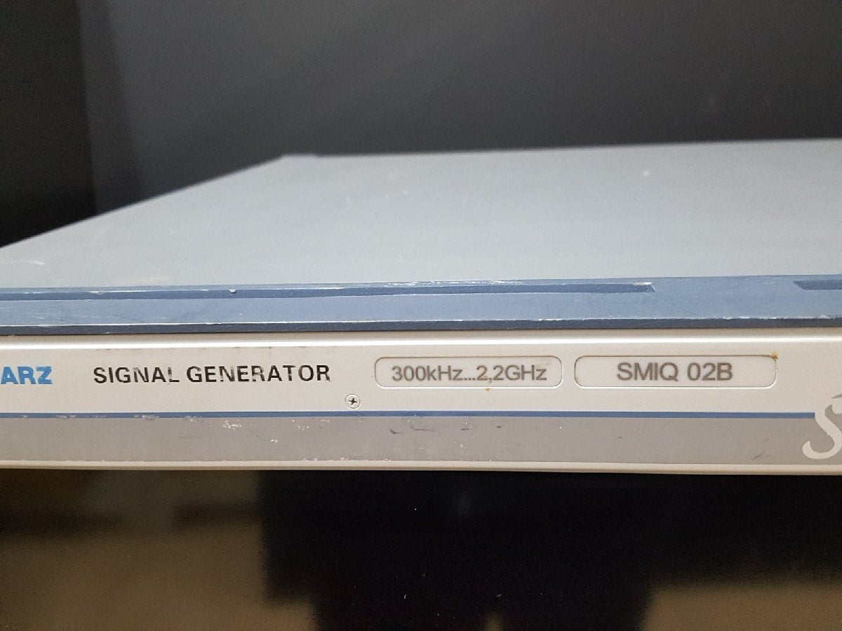 Rohde & Schwarz SMIQ02B Vector Signal Generator 300kHz-2.2GHz [s1132837490]