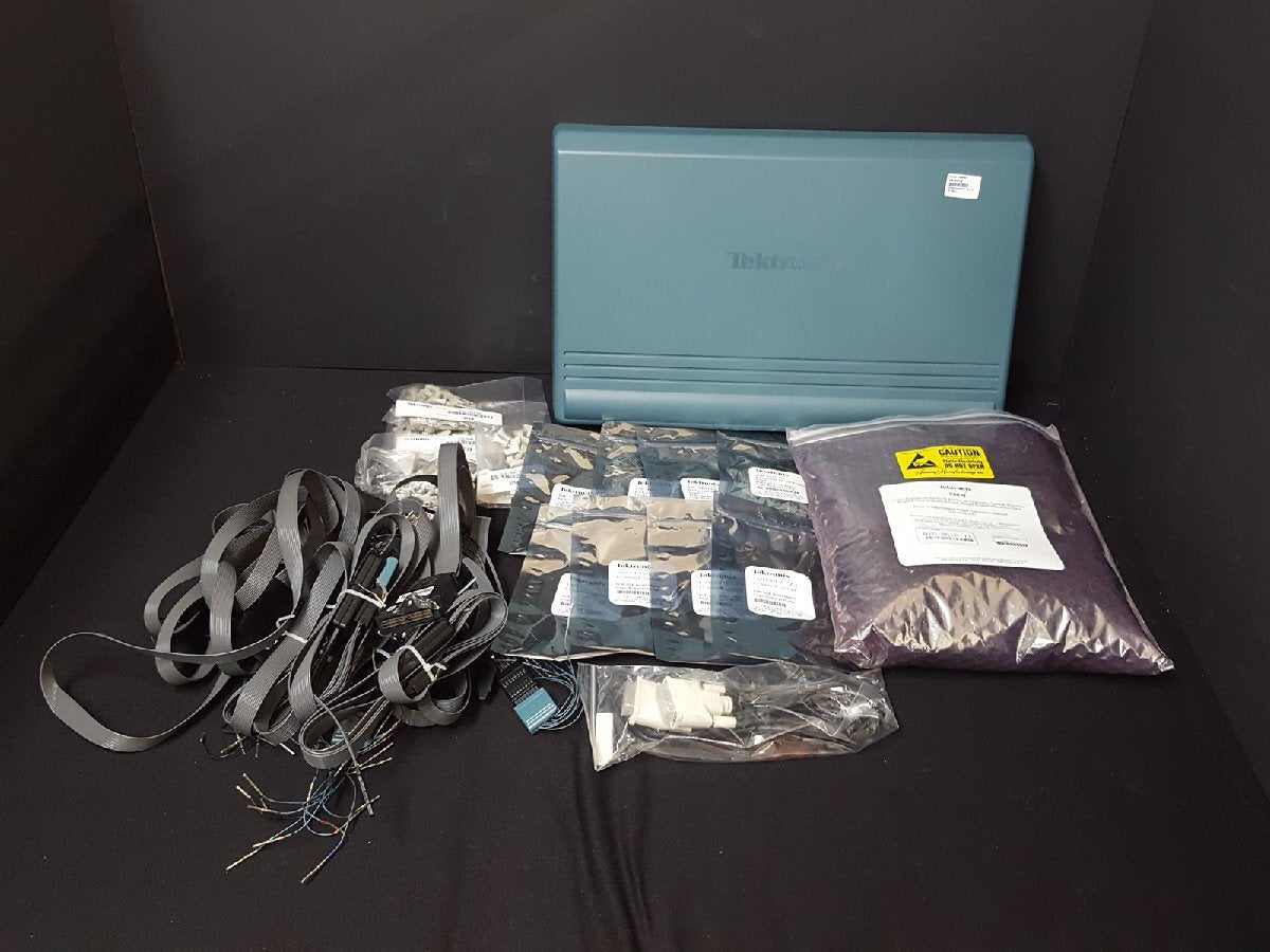 Tektronix TLA6203 102-Channel Logic Analyzer [m1135527728]