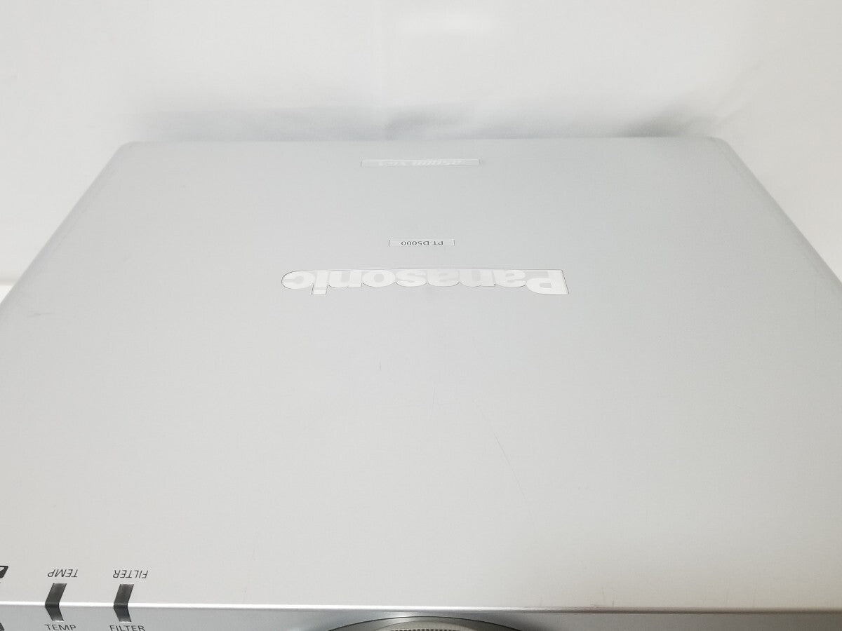 Panasonic PT-D5000LS Projector 843h Lamp Usage [u1141120807]
