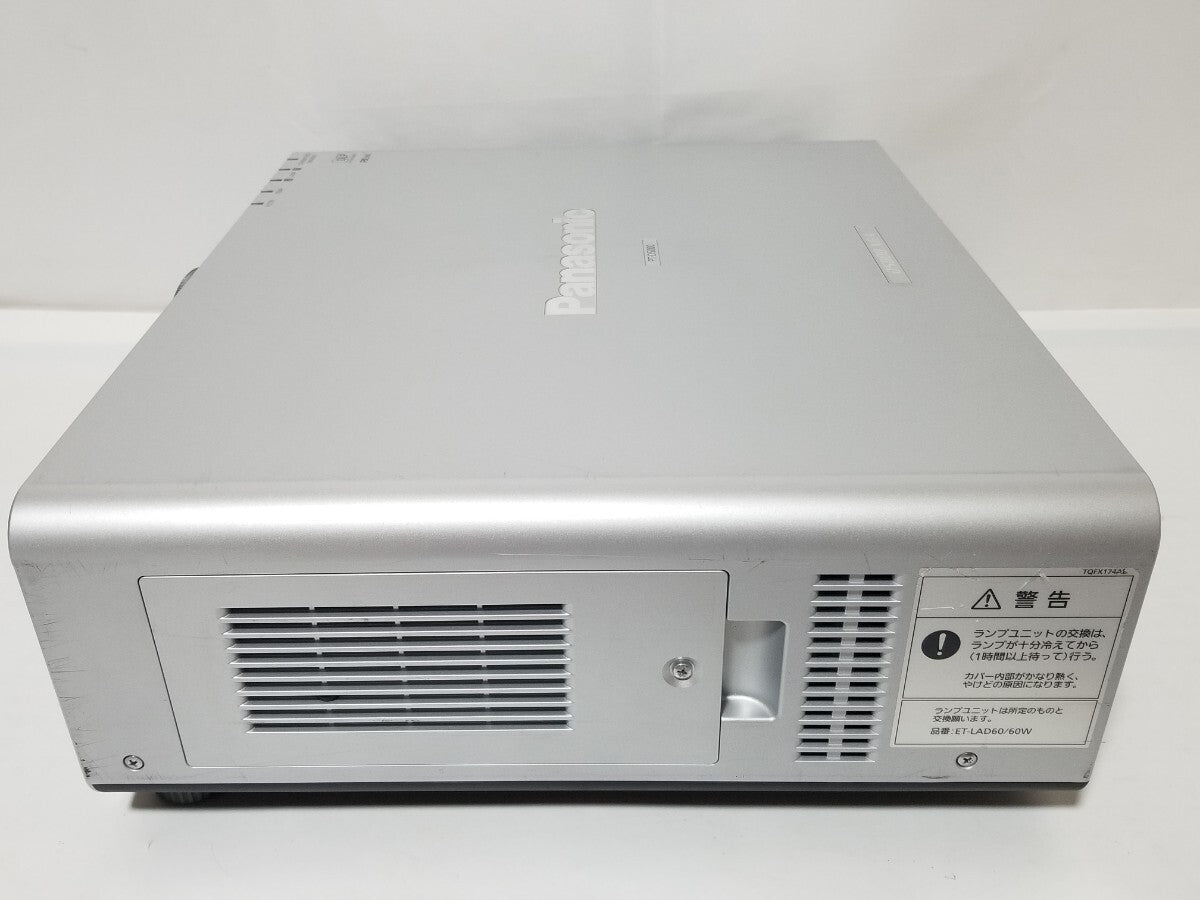 Panasonic PT-D5000LS Projector 843h Lamp Usage [u1141120807]