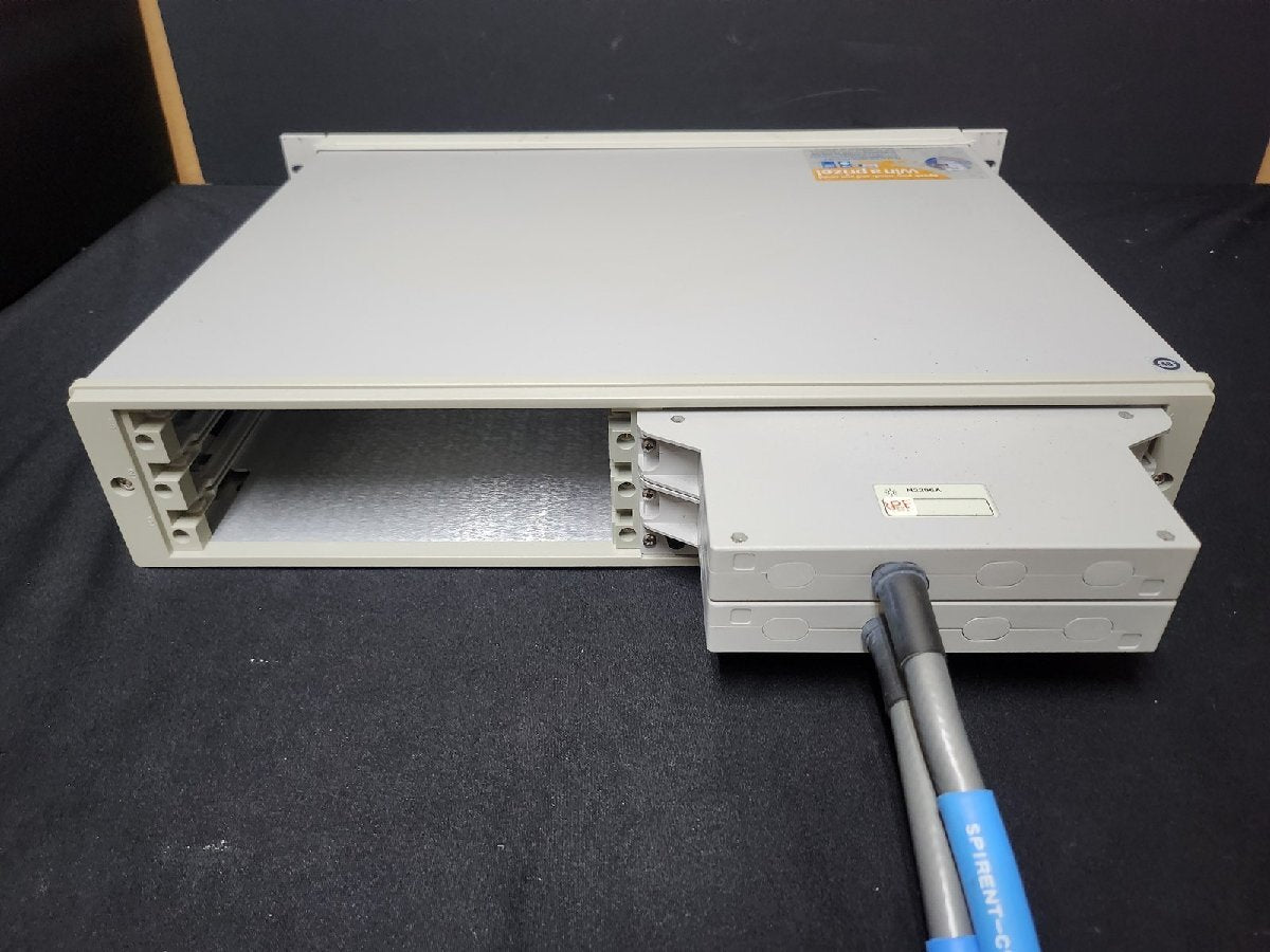 Agilent 3499A Switch Control System with 2 N2263A 32-Bit Digital I/O Modules [r1144724306]