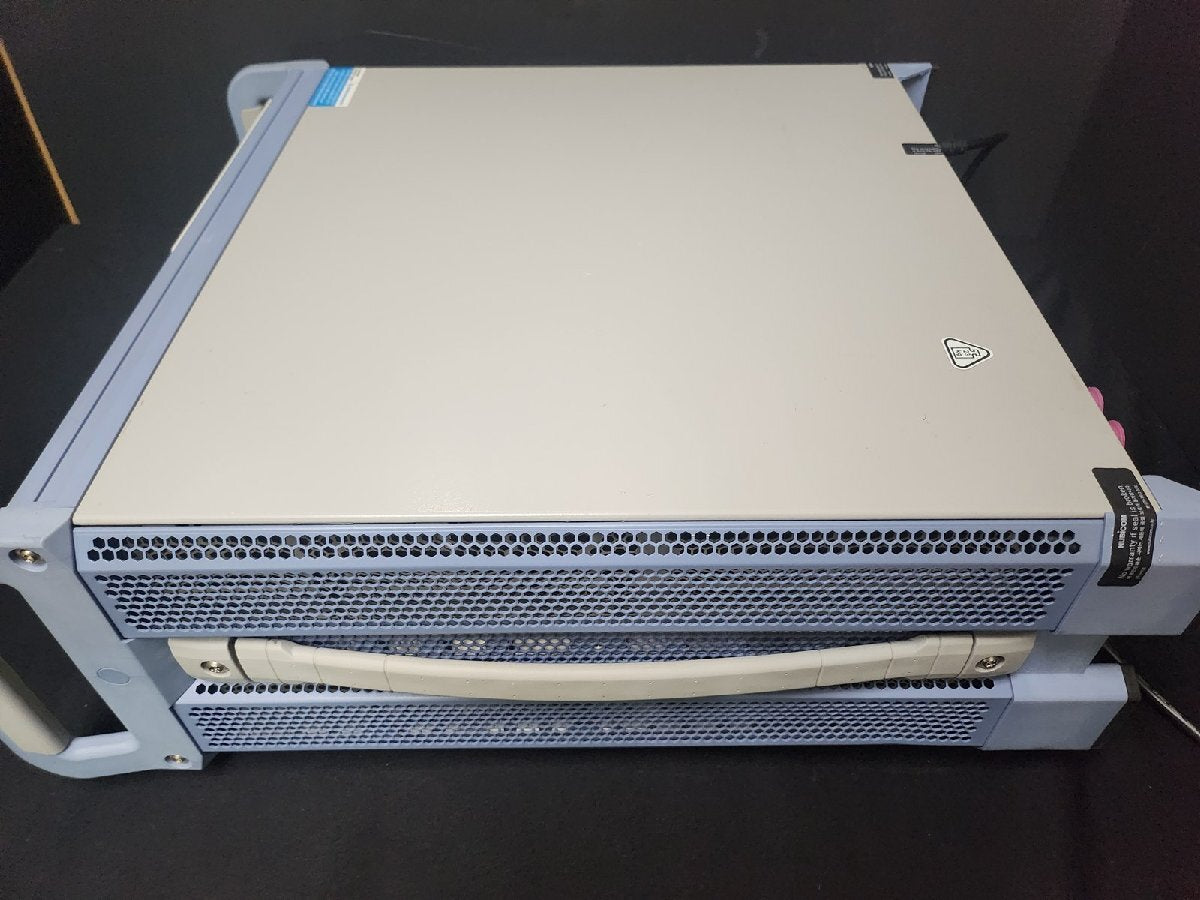 R&S SMW200A Vector Signal Generator 100kHz to 6GHz Opt. B10 B13 B106 K16 K55 K84 K85 K522 K540 K541 [w1147688414]