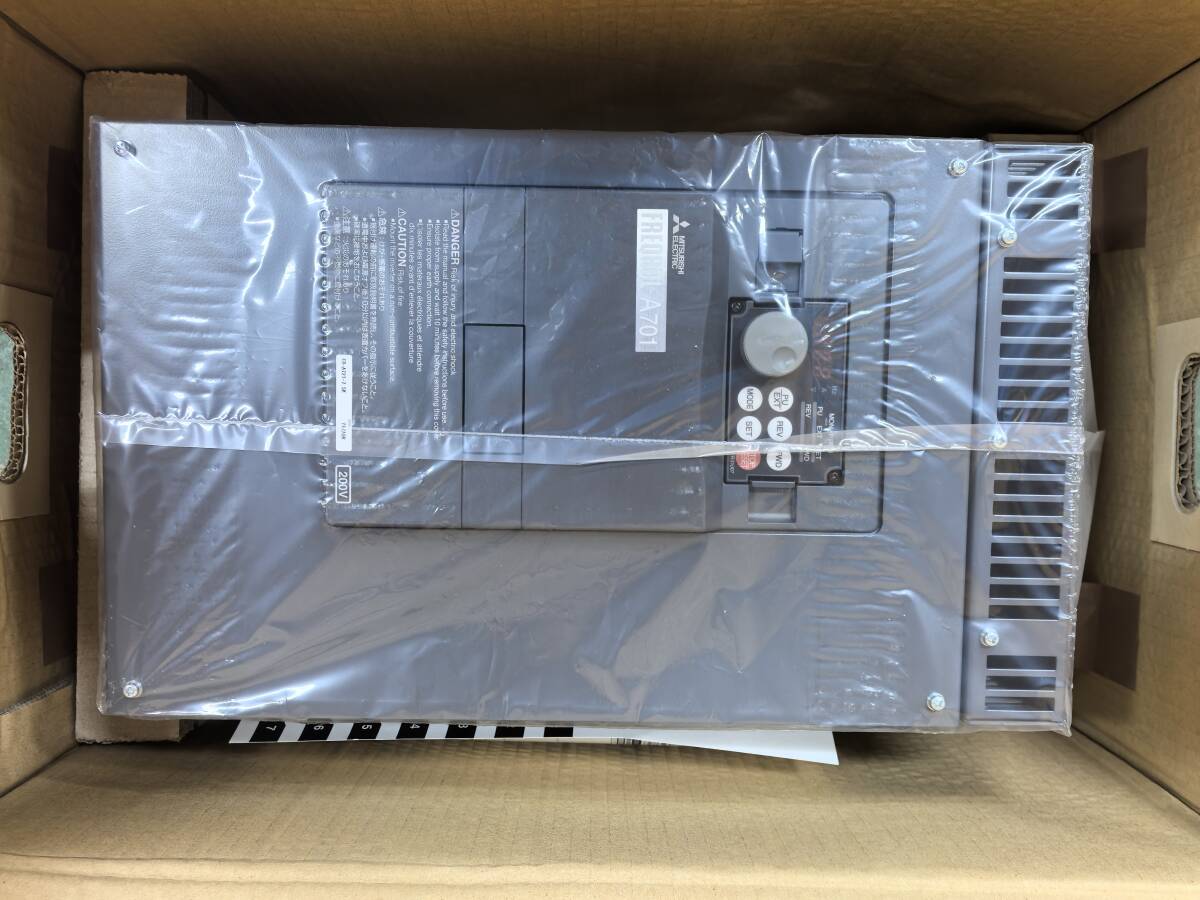 MITSUBISHI FR-A721-7.5K Inverter with Built-in Power Regeneration Function [v1154385129]