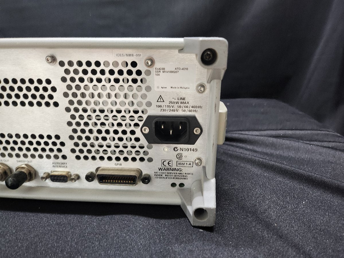 Agilent E4423B Analog RF Signal Generator 250kHz-1GHz [w1157195160]