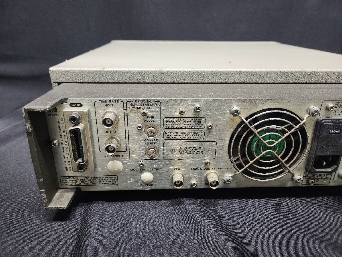 HP 8656B Signal Generator 0.1-990MHz Opt.001 [j1158795061]