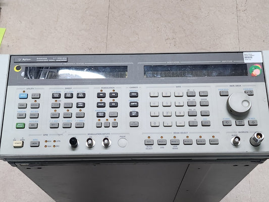 Agilent 8664A Synthesized Signal Generator 100kHz-3GHz Opt.001 004 010 [l1158799339]