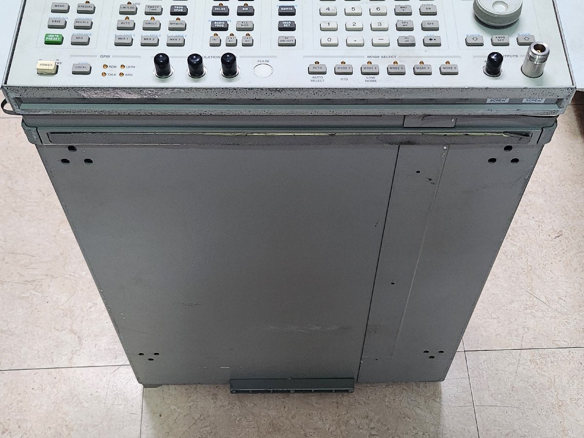 Agilent 8664A Synthesized Signal Generator 100kHz-3GHz Opt.001 004 010 [b1158806730]