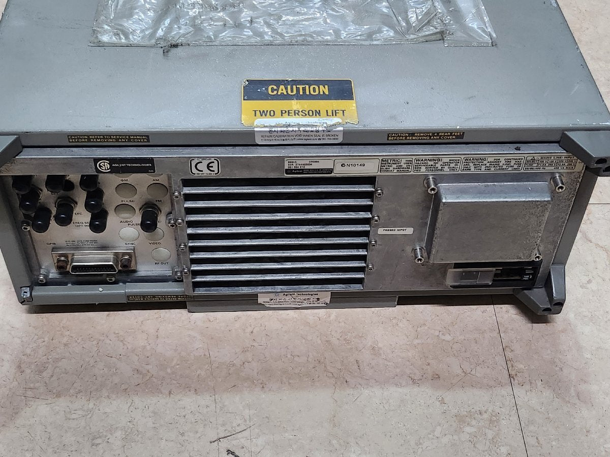 Agilent 8664A Synthesized Signal Generator 100kHz-3GHz Opt.001 004 010 [b1158806730]