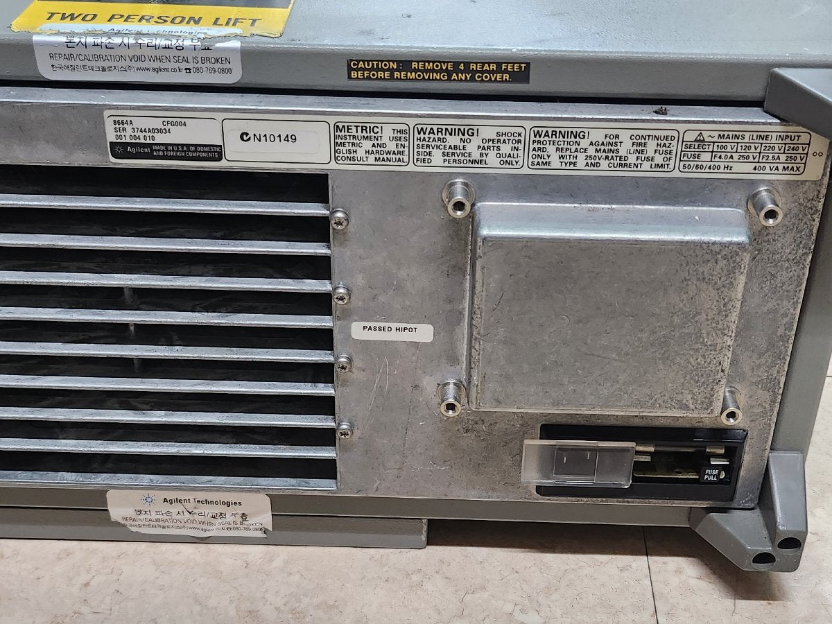Agilent 8664A Synthesized Signal Generator 100kHz-3GHz Opt.001 004 010 [b1158806730]