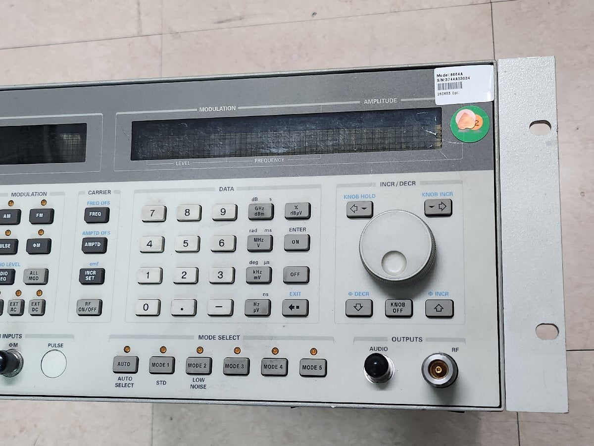 Agilent 8664A Synthesized Signal Generator 100kHz-3GHz Opt.001 004 010 [b1158806730]