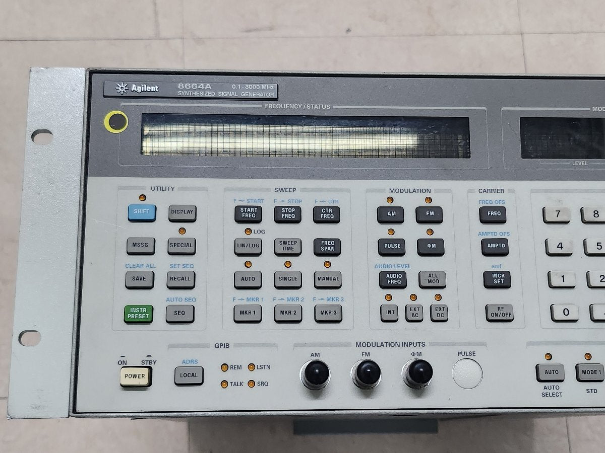 Agilent 8664A Synthesized Signal Generator 100kHz-3GHz Opt.001 004 010 [b1158806730]