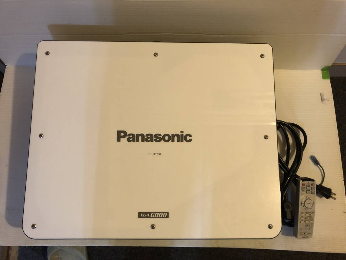 Panasonic PT-D5700 Projector 6000 Lumens Projection Size 50-600 inches [p1159232466]