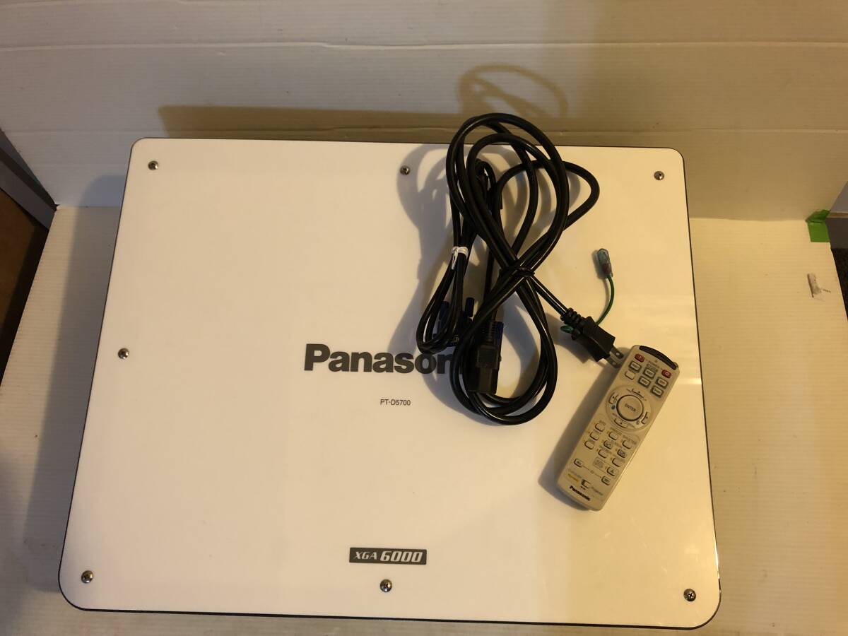Panasonic PT-D5700 Projector 6000 Lumens Projection Size 50-600 inches [p1159232466]