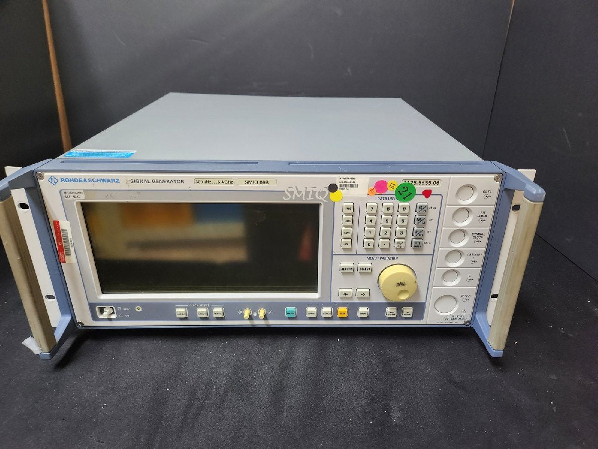 Rohde & Schwarz SMIQ06B Vector Signal Generator 300kHz-6.4GHz (for parts) [k1159775610]