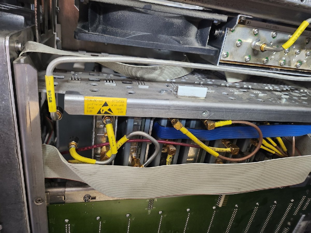 Rohde & Schwarz SMIQ06B Vector Signal Generator 300kHz-6.4GHz (for parts) [k1159775610]