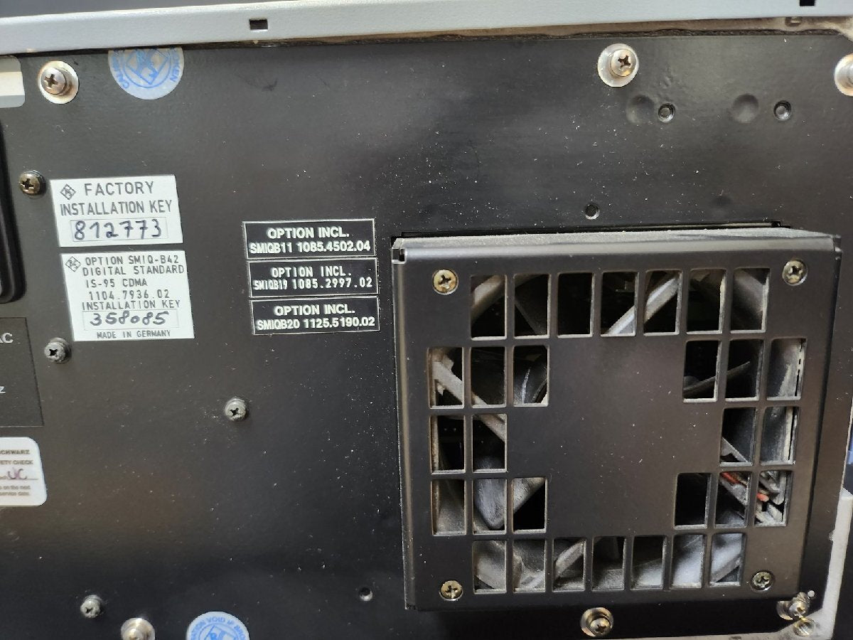 Rohde & Schwarz SMIQ06B Vector Signal Generator 300kHz-6.4GHz (for parts) [k1159775610]