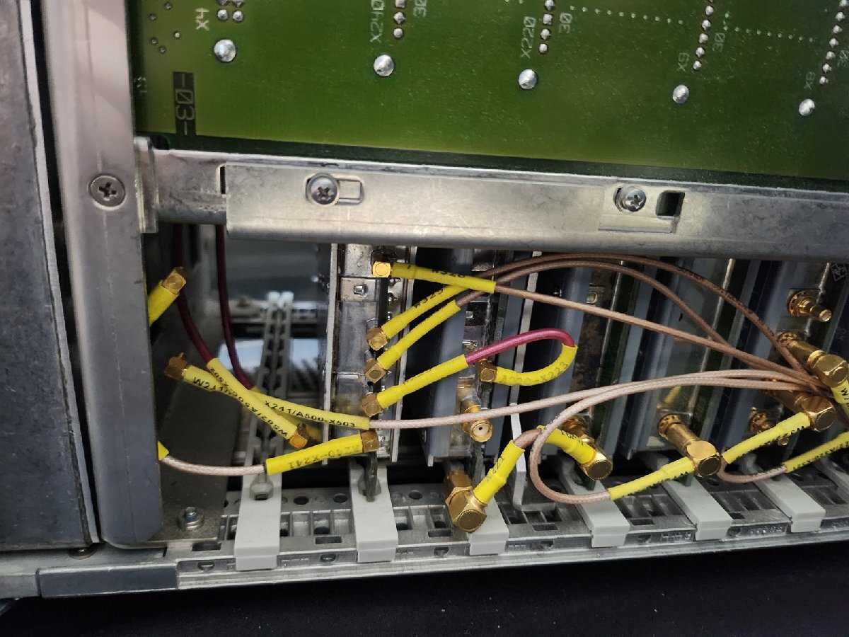 Rohde & Schwarz SMIQ06B Vector Signal Generator 300kHz-6.4GHz (for parts) [k1159775610]