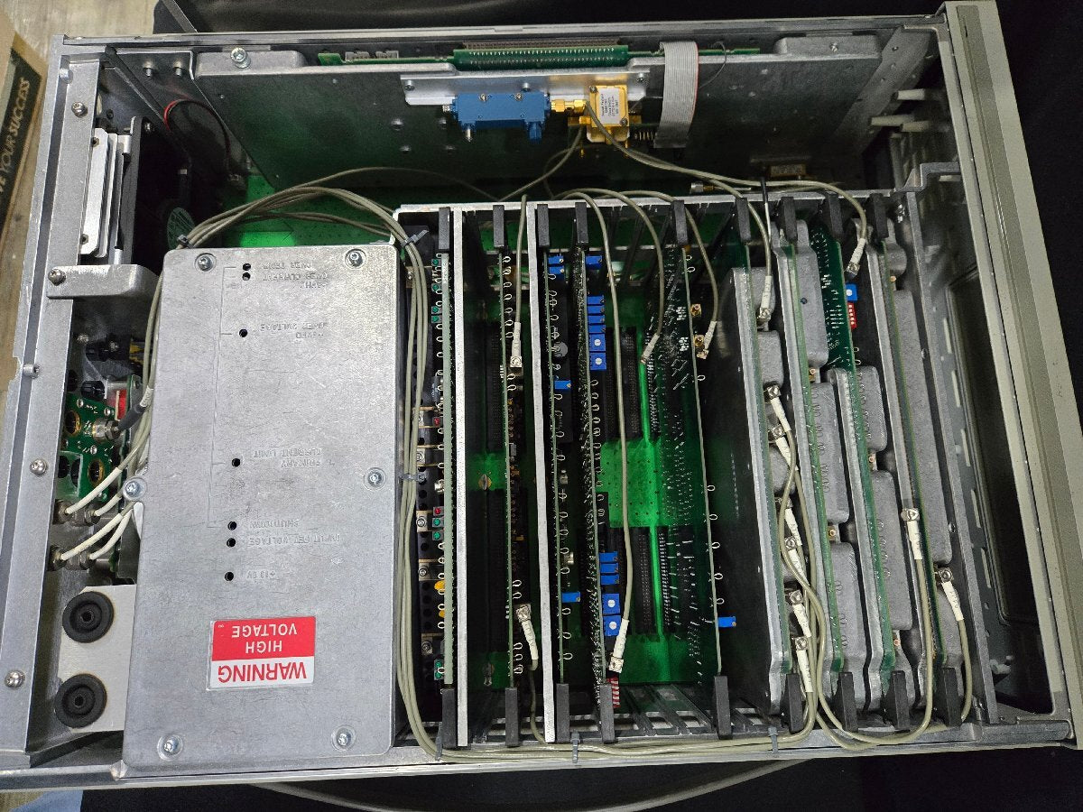 HP 83651B Synthesized Sweeper 10MHz-50GHz (for parts or not working) [g1159904208]