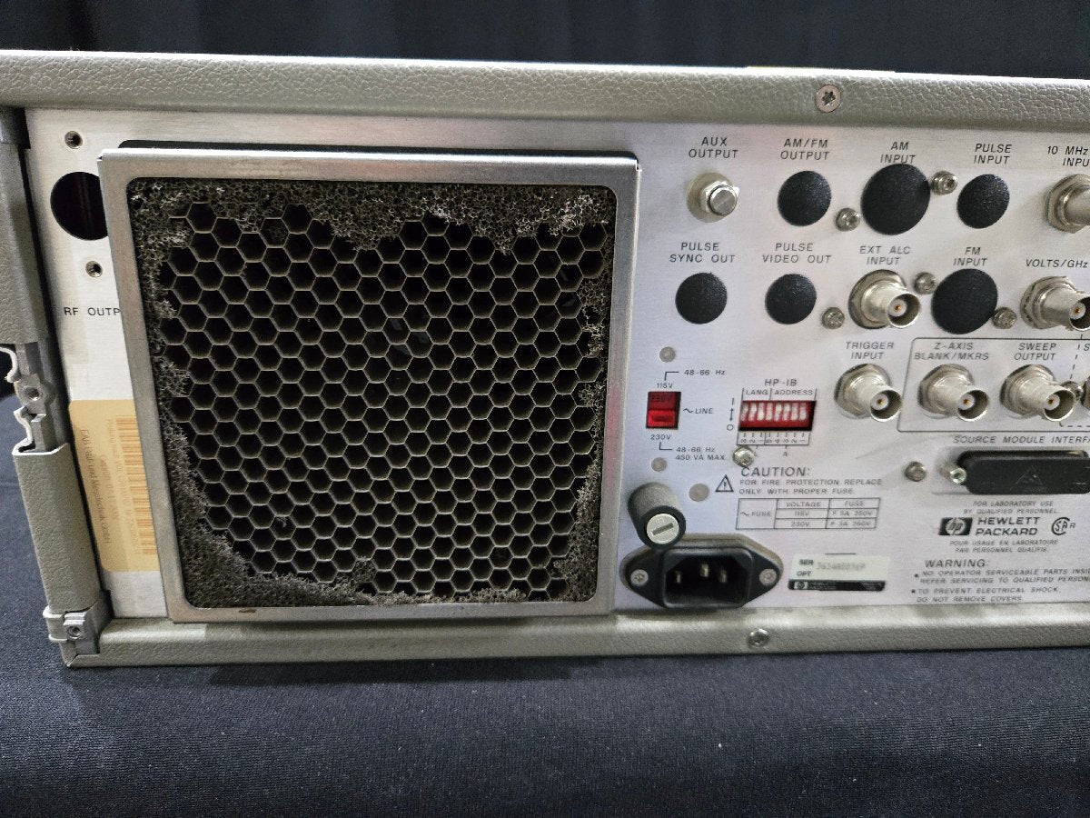 HP 83651B Synthesized Sweeper 10MHz-50GHz (for parts or not working) [g1159904208]