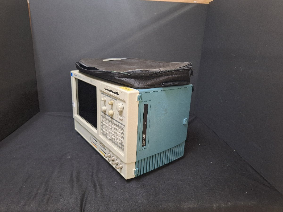 Tektronix TLA5202B Logic Analyzer 68ch 2GHz [m1160182853]