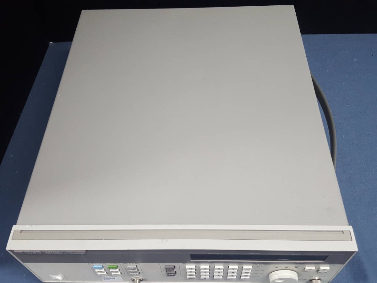 HP 83712B Synthesized CW Generator 10MHz-20GHz [j1160270845]