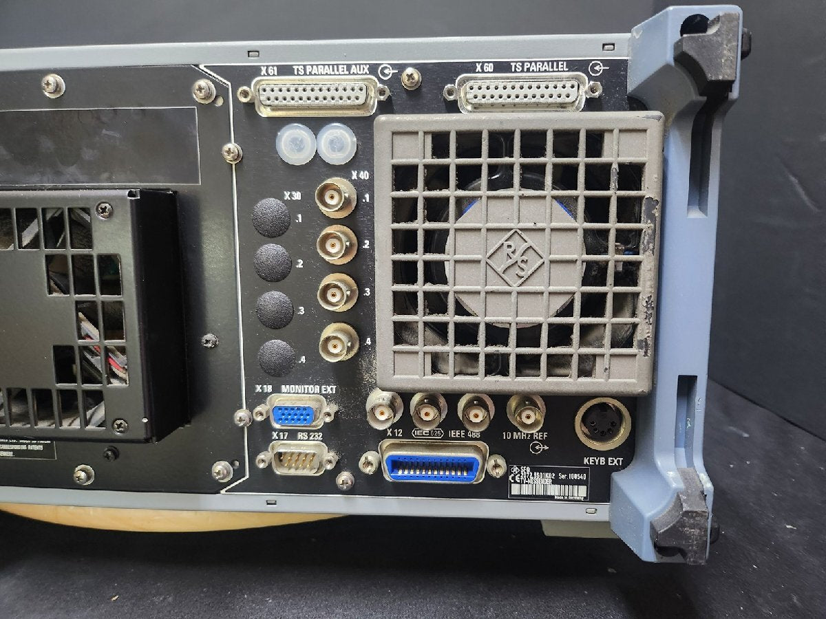 R&S SFQ TV Test Transmitter [v1161088792]