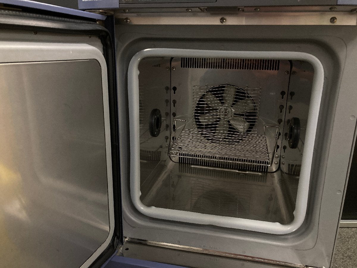 Espec SU-261 Small Environmental Test Chamber Bench-top Type Temperature Chamber [q1161615695]