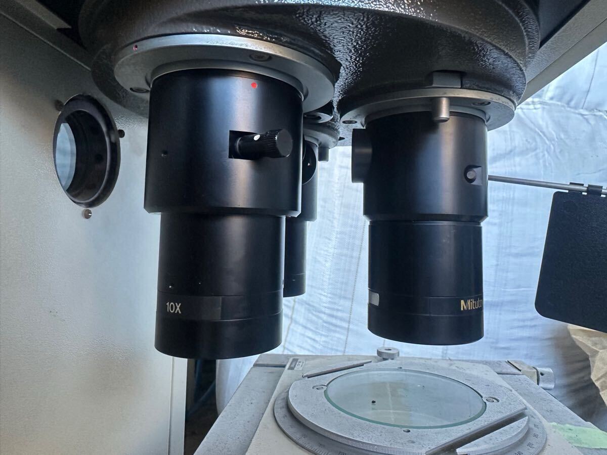 Mitutoyo PJ311 Measuring Projector [c1162777593]