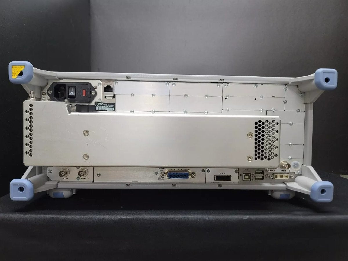 NBC R&S CMW500 Wideband Radio Communication Tester [q1163767611]
