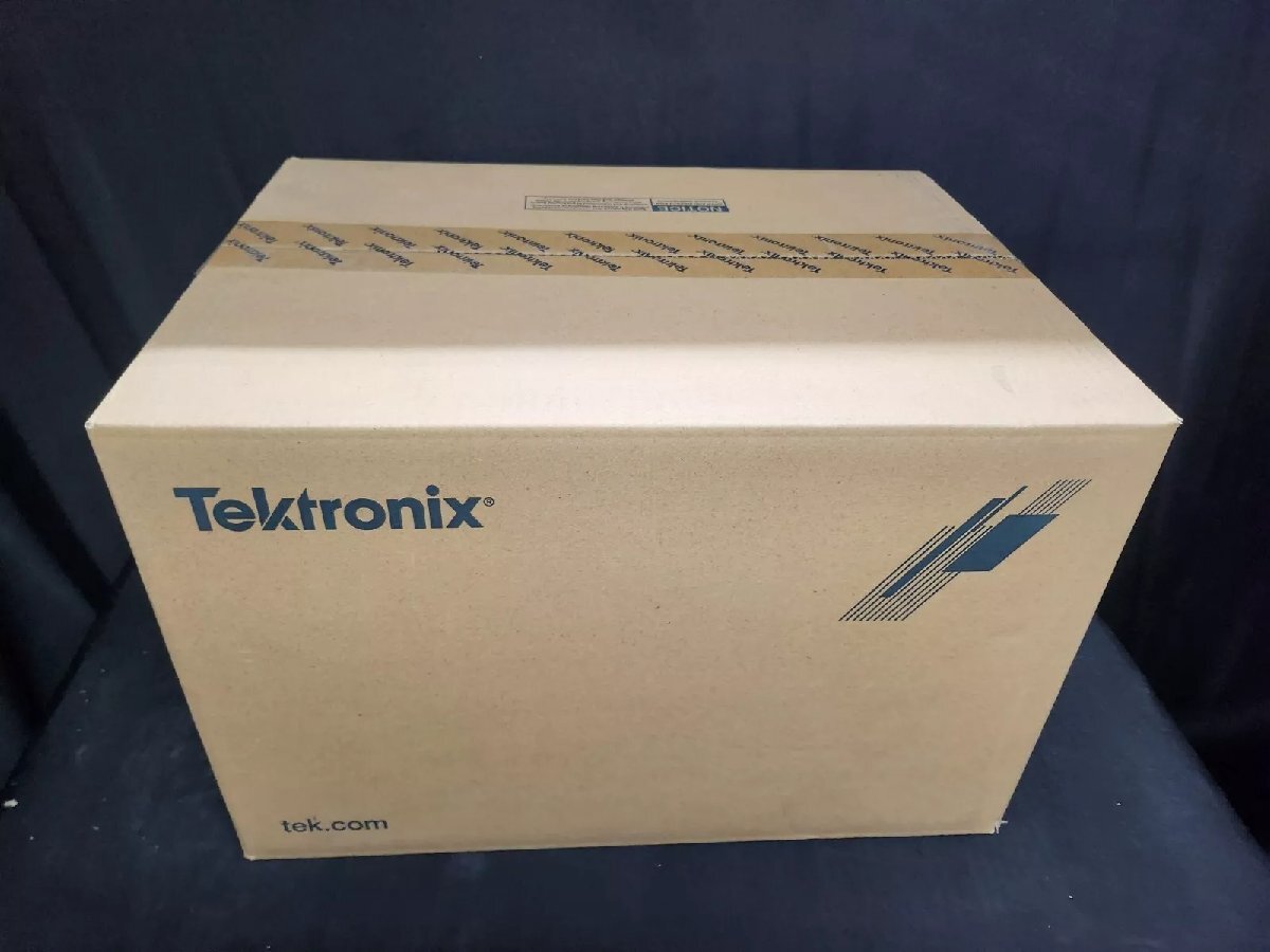 Tektronix MSO24 2-BW-70 Mixed Signal Oscilloscope Opt. 2-P6139B [v1163968438]