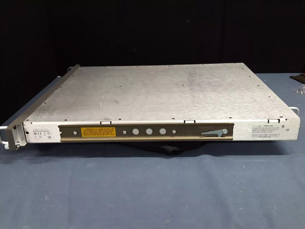 Tektronix TG8000 Multi-Format Video Test Signal Generator [m1164788355]