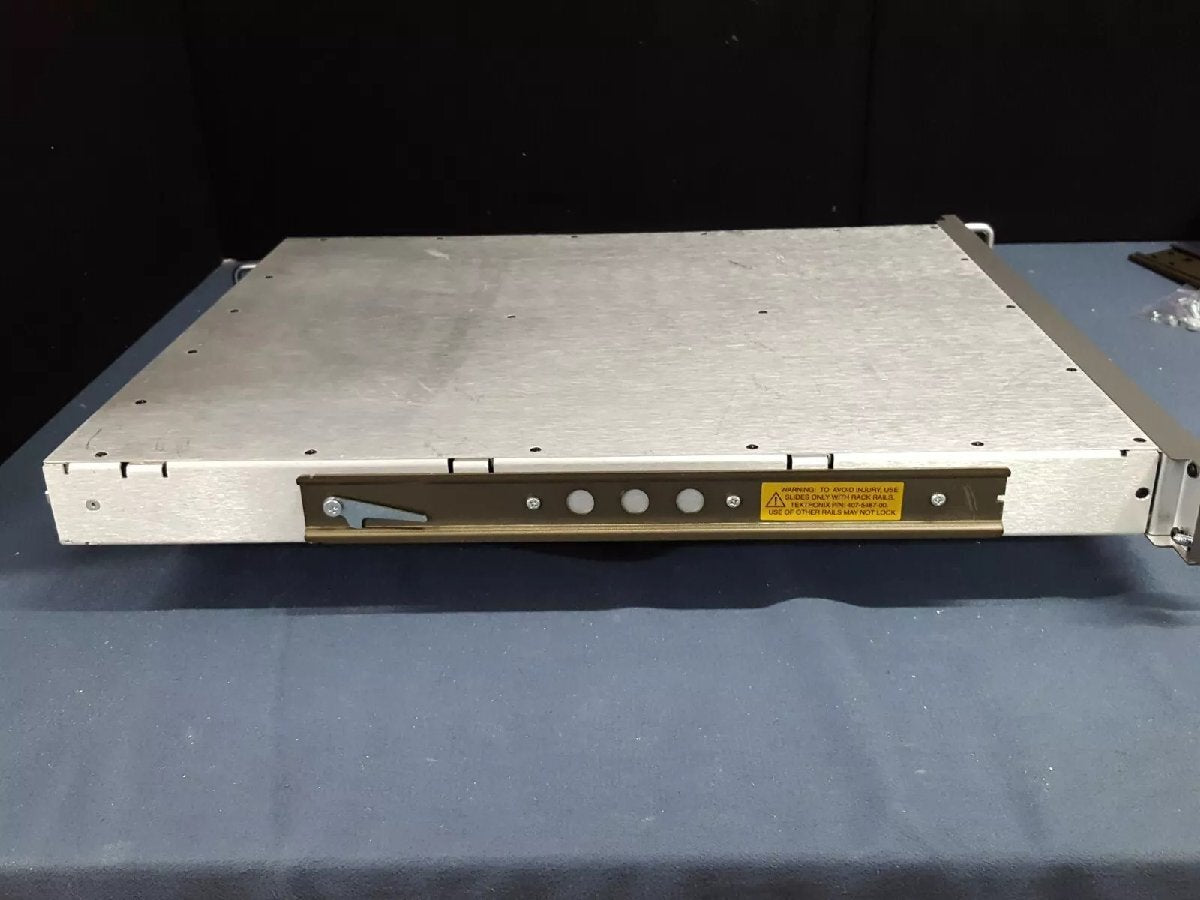 Tektronix TG8000 Multi-Format Video Test Signal Generator [m1164788355]