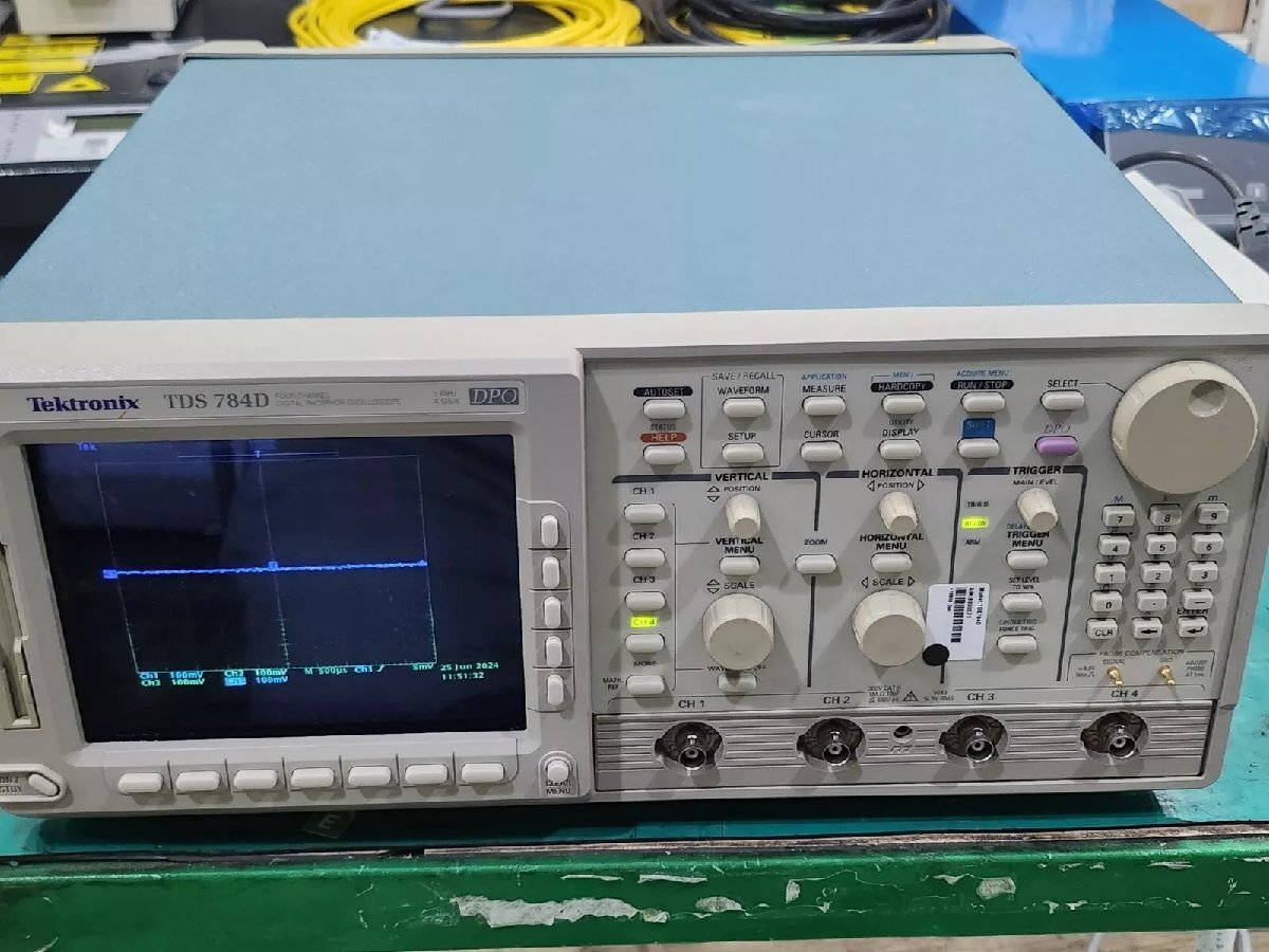 Tektronix TDS784D Digital Oscilloscope 1GHz 4ch 4GS/s (for parts or not working) [h1164964725]