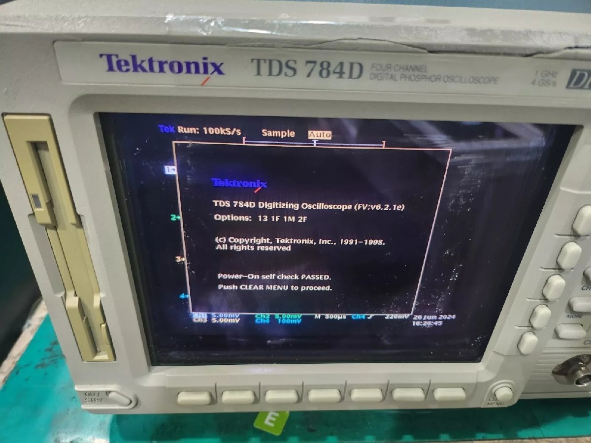 Tektronix TDS784D Digital Oscilloscope 1GHz 4ch 4GS/s (for parts or not working) [h1164964725]