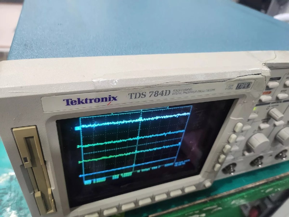 Tektronix TDS784D Digital Oscilloscope 1GHz 4ch 4GS/s (for parts or not working) [h1164964725]