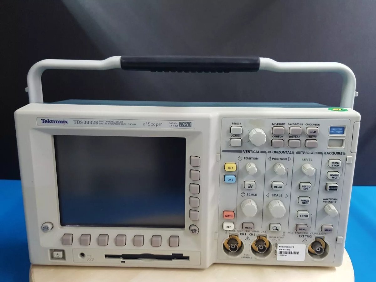 Tektronix TDS3032B Color Digital Oscilloscope 300MHz 2ch [j1165127071]