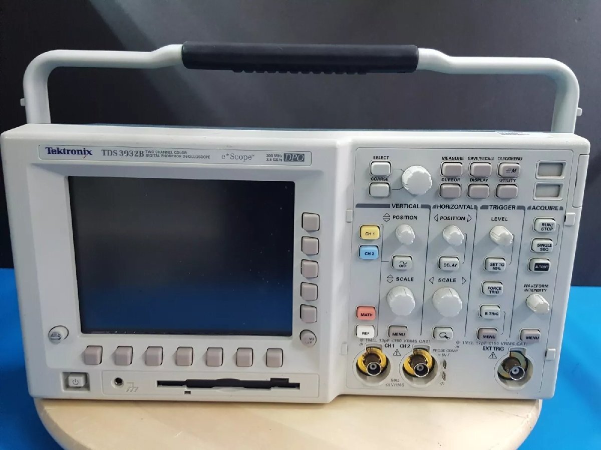 Tektronix TDS3032B Color Digital Oscilloscope 300MHz 2ch [f1165124449]