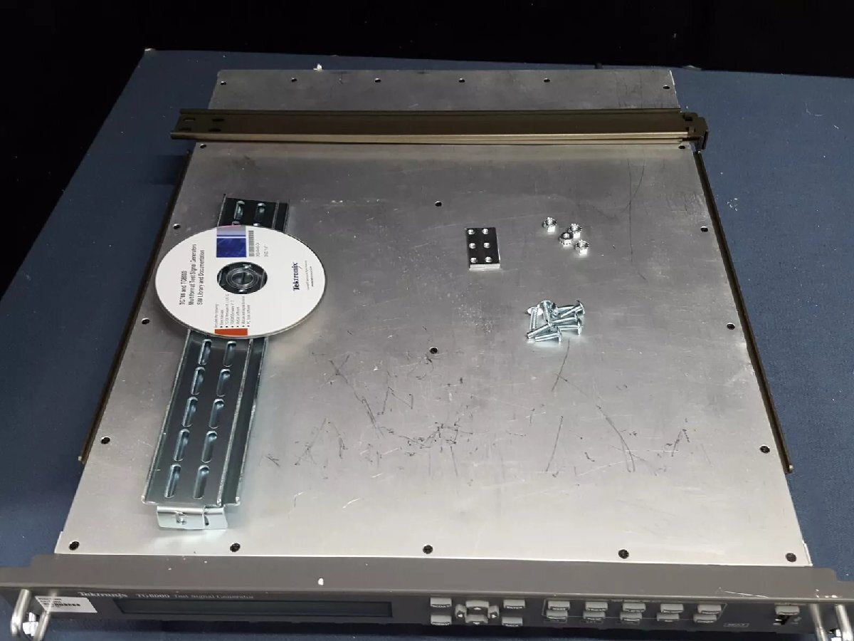 Tektronix TG8000 Multi-format Video Test Signal Generator [b1165261881]