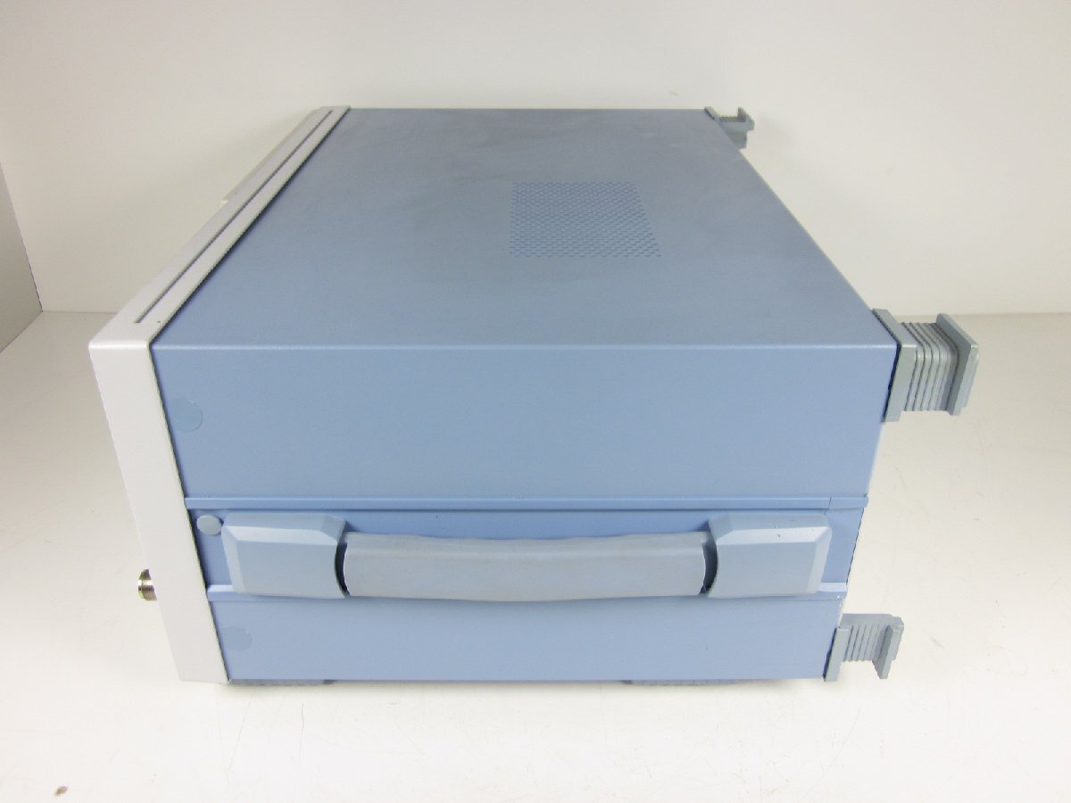 Yokogawa VC3300 Wireless Tester WCDMA Frequency 800MHz to 1GHz 1.7 to 2.4GHz [m1170626247]