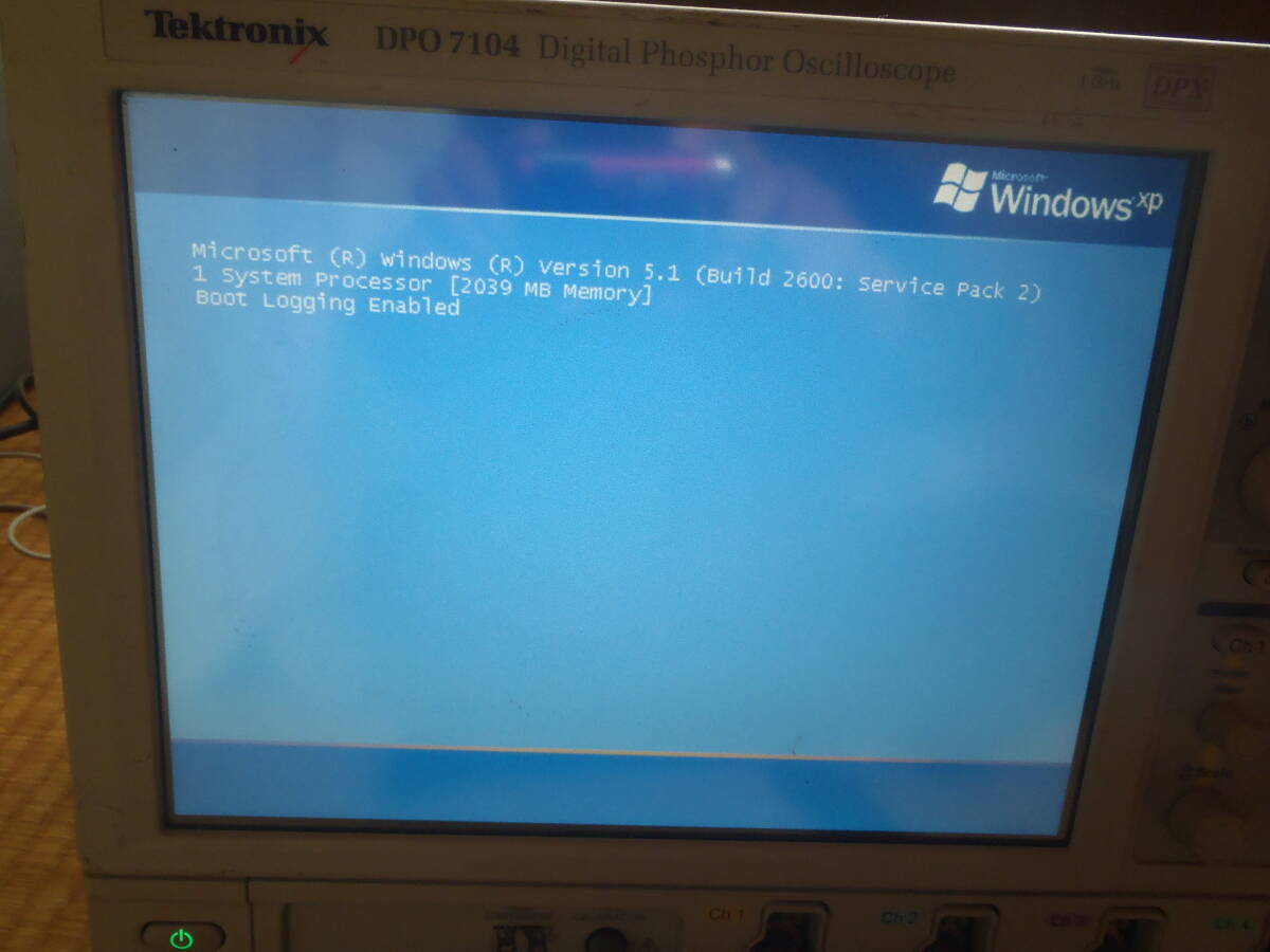 Tektronix DPO7104 Digital Oscilloscope [r1172841723]