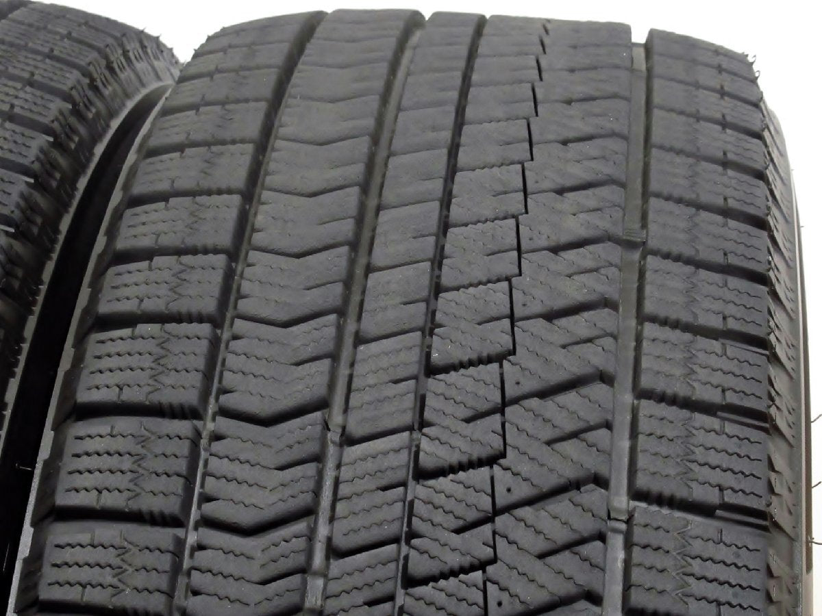 Alfa Romeo Giulia 7.5J+33 PCD110-5 Holes Genuine Wheels with Bridgestone VRX2 225/50R17 Studless Tires [x1173925061]