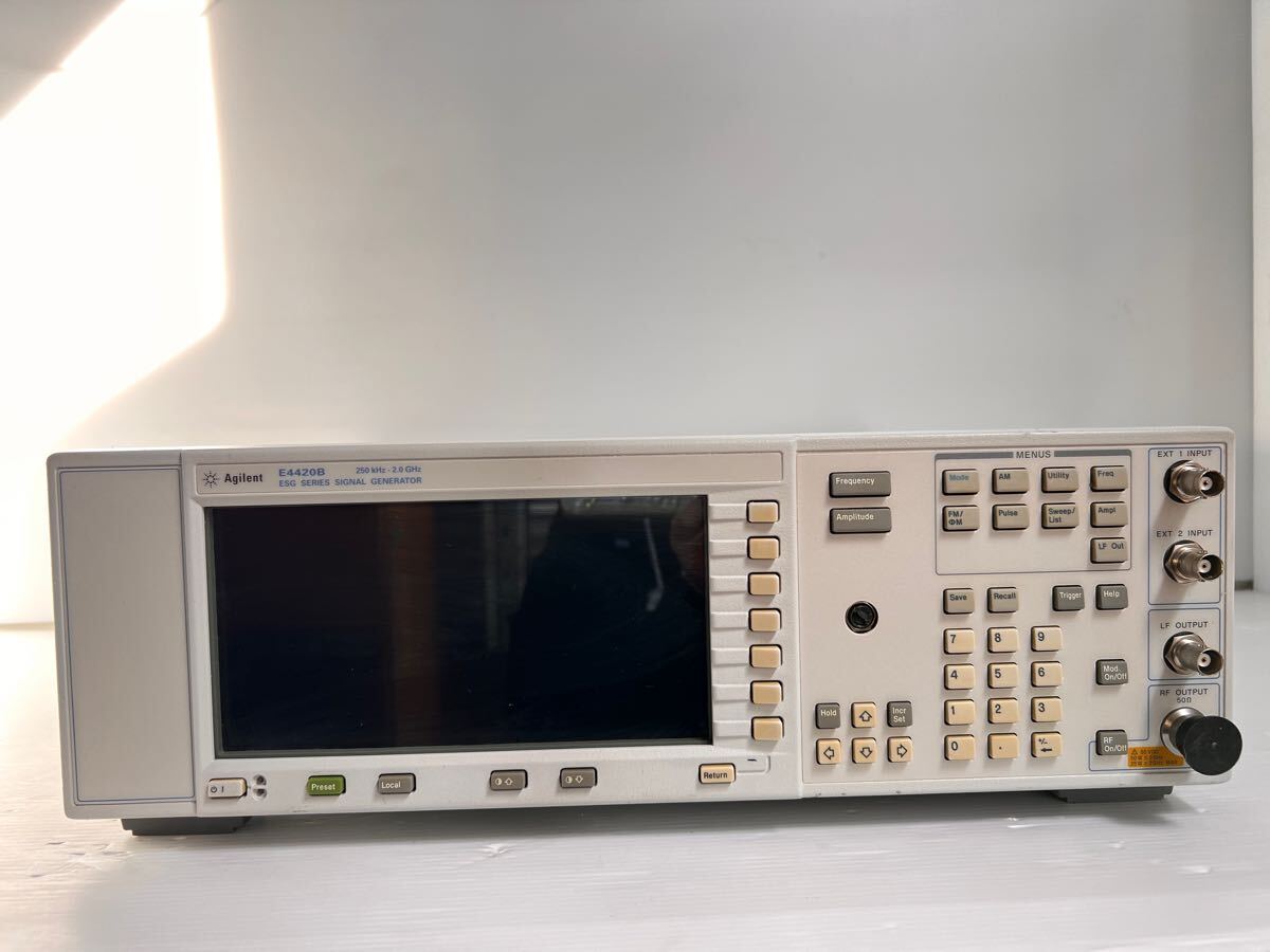 Agilent E4420B Signal Generator [k1174411894]